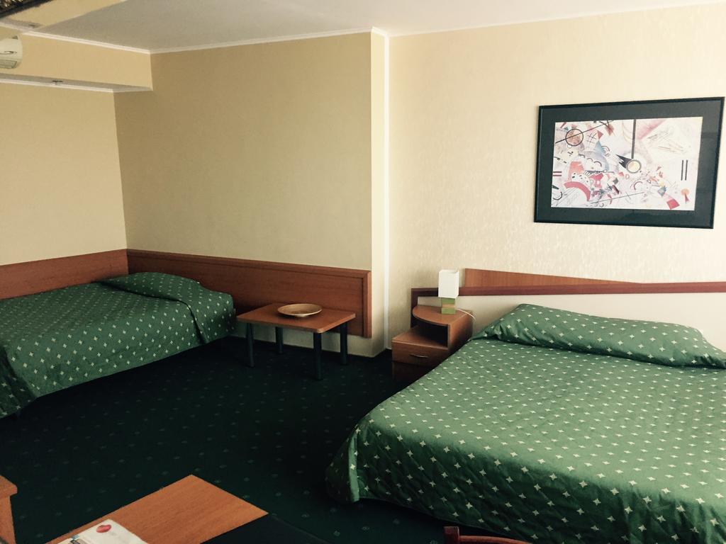 Hotel Millenium Constanţa Extérieur photo