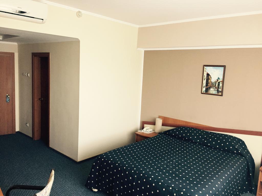 Hotel Millenium Constanţa Extérieur photo